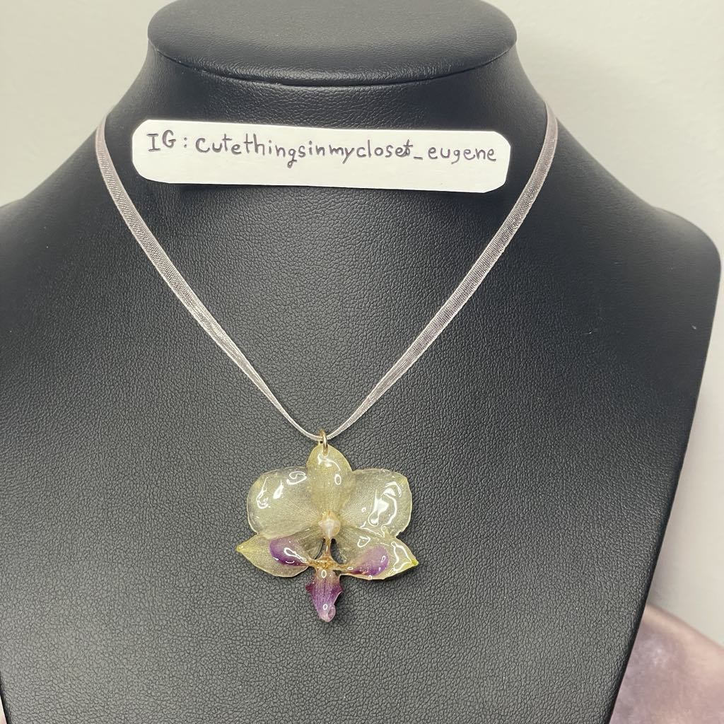 tiny orchid ribbon choker pink