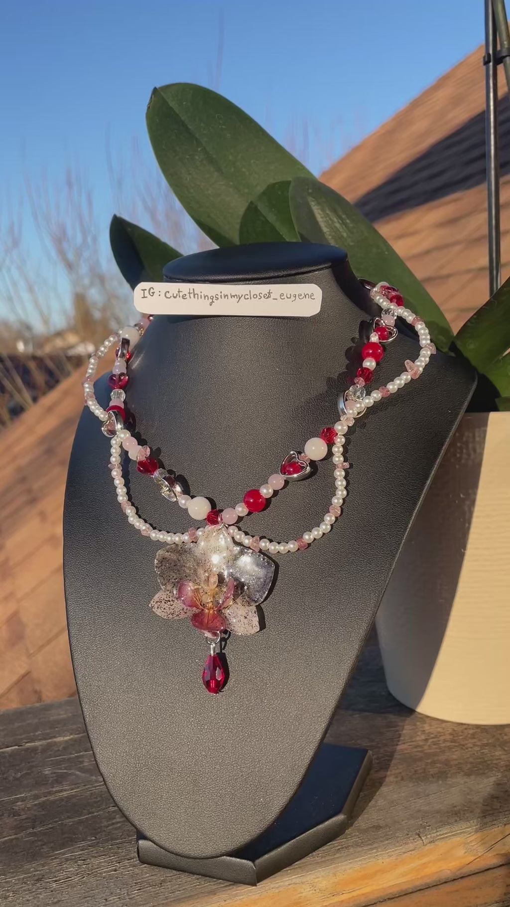 Glitter real orchid with bead necklace