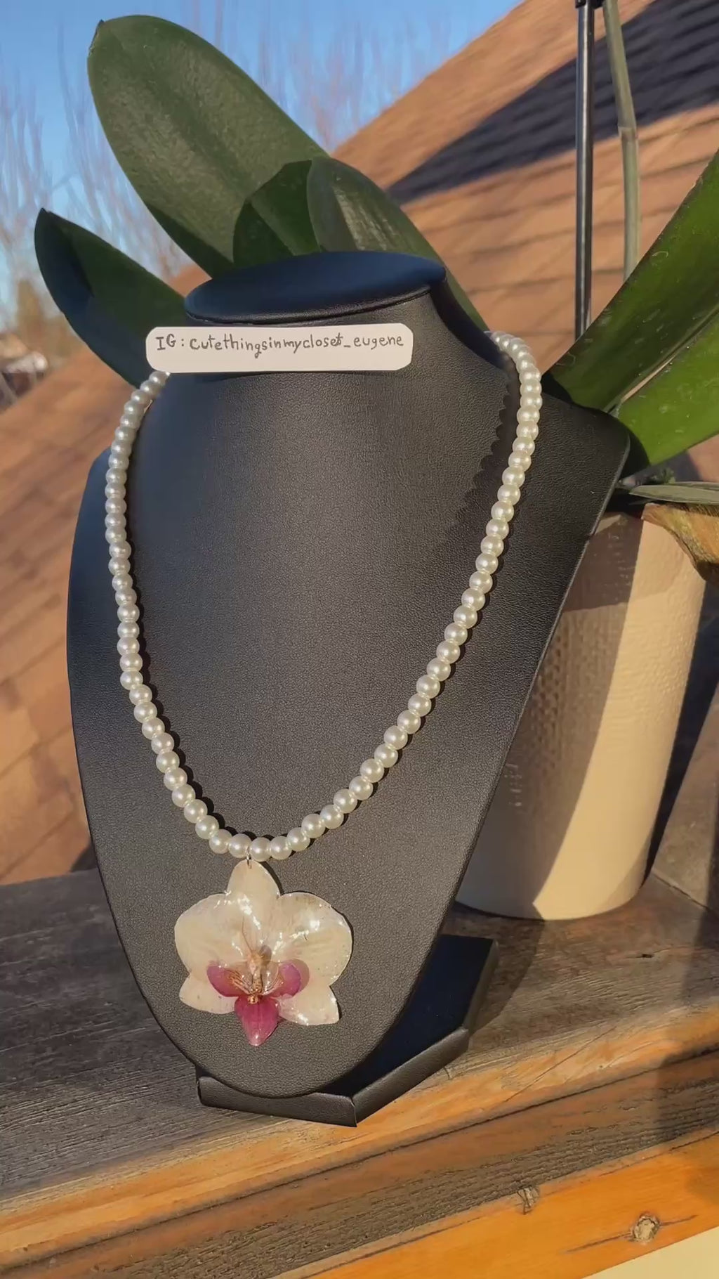 natural color orchid with simulated white pearl